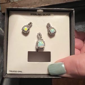 Brand new - necklace and earrings set